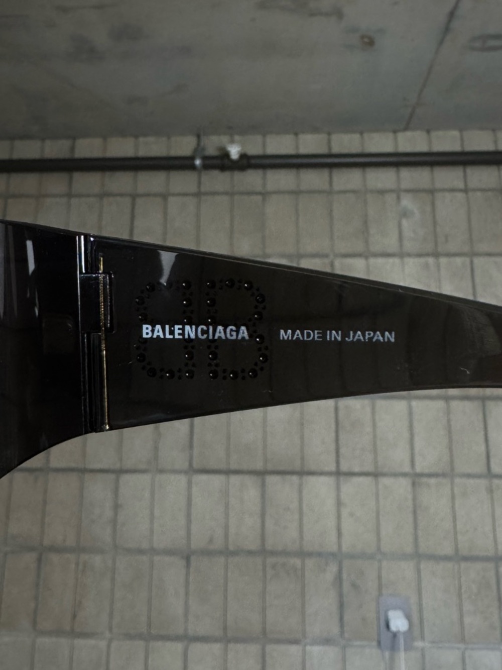 Balenciaga 99mm Cat Eye Sunglasses With Case - Picture 7 of 14
